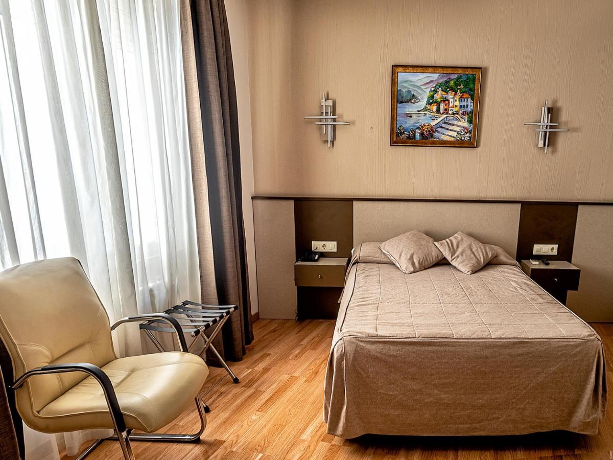 Hostal Real Aranjuez Buitenkant foto